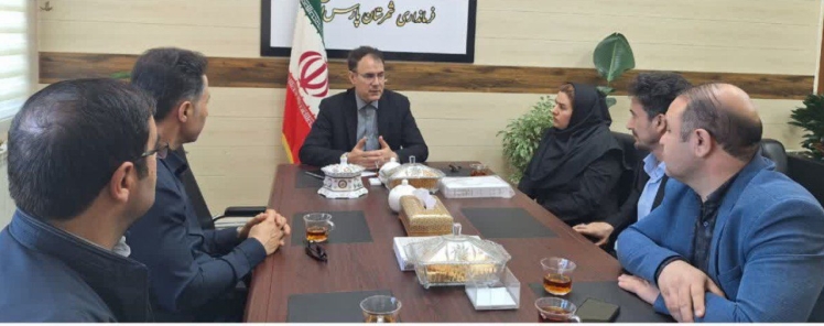 دیدار رئیس و تعدادی از مدیران بیمارستان ارس با فرماندار شهرستان پارس‌آباد مغان