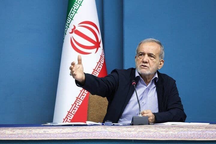 رئیس جمهور : بنگاهای تولیدی برای کارگران مسکن بسازند